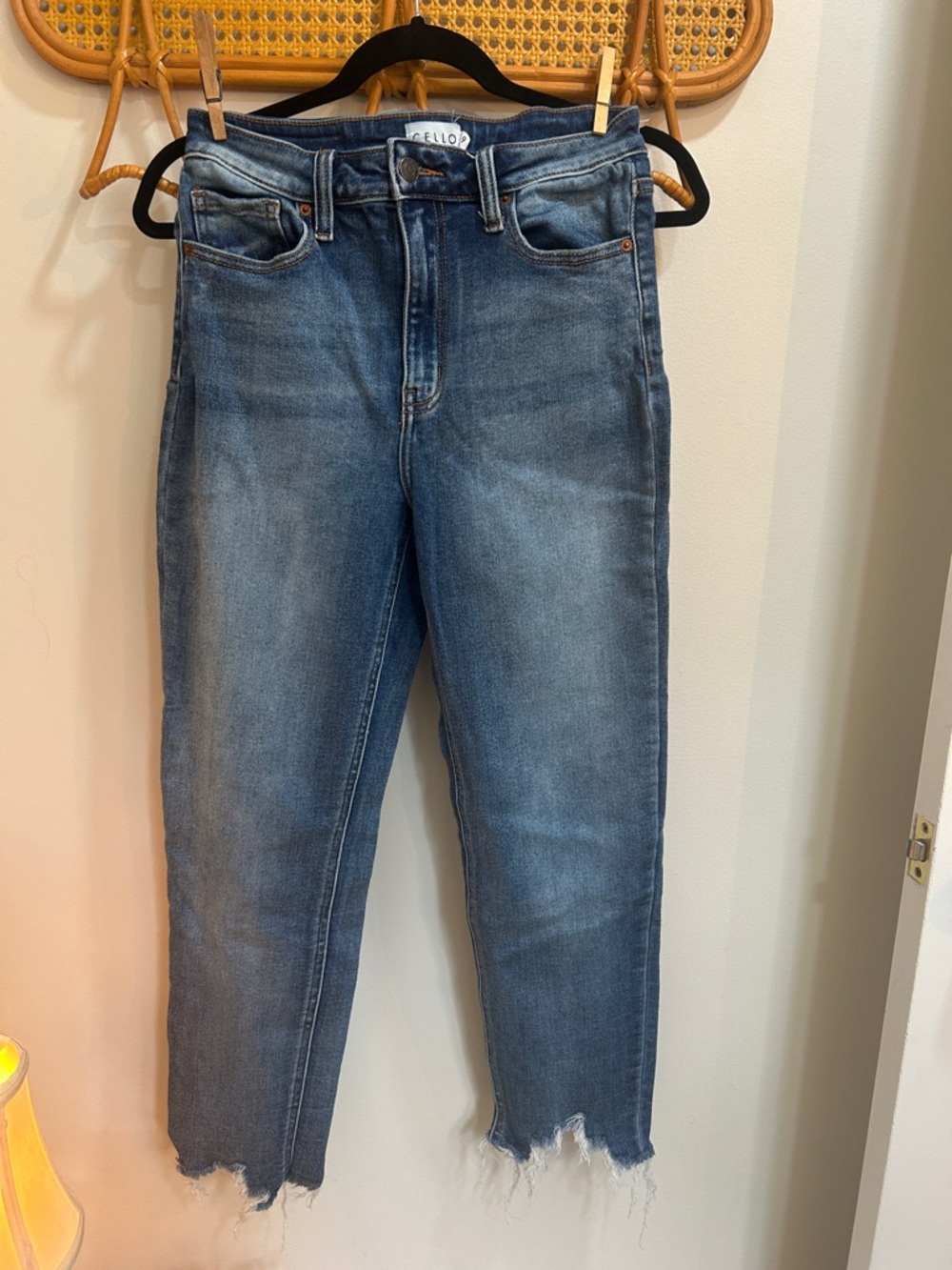 Cello Women's Medium Blue Straight-Leg Jeans with Frayed Hem